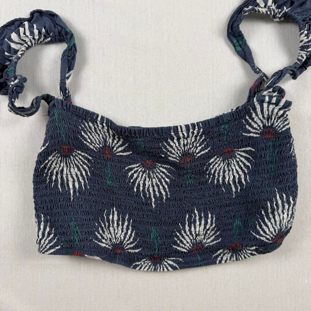 Lulus Smocked Rayon Tie Strap Crop Top Womens Medium Navy Blue Floral Indie Boho